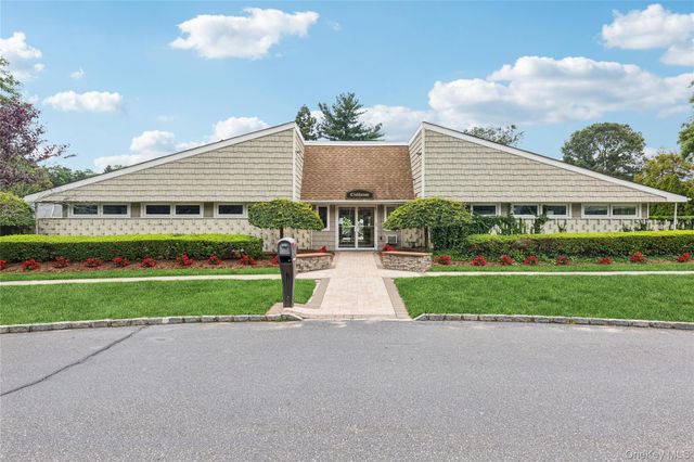 15 Forge Lane, Coram, NY 11727