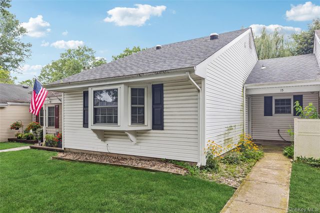 15 Forge Lane, Coram, NY 11727