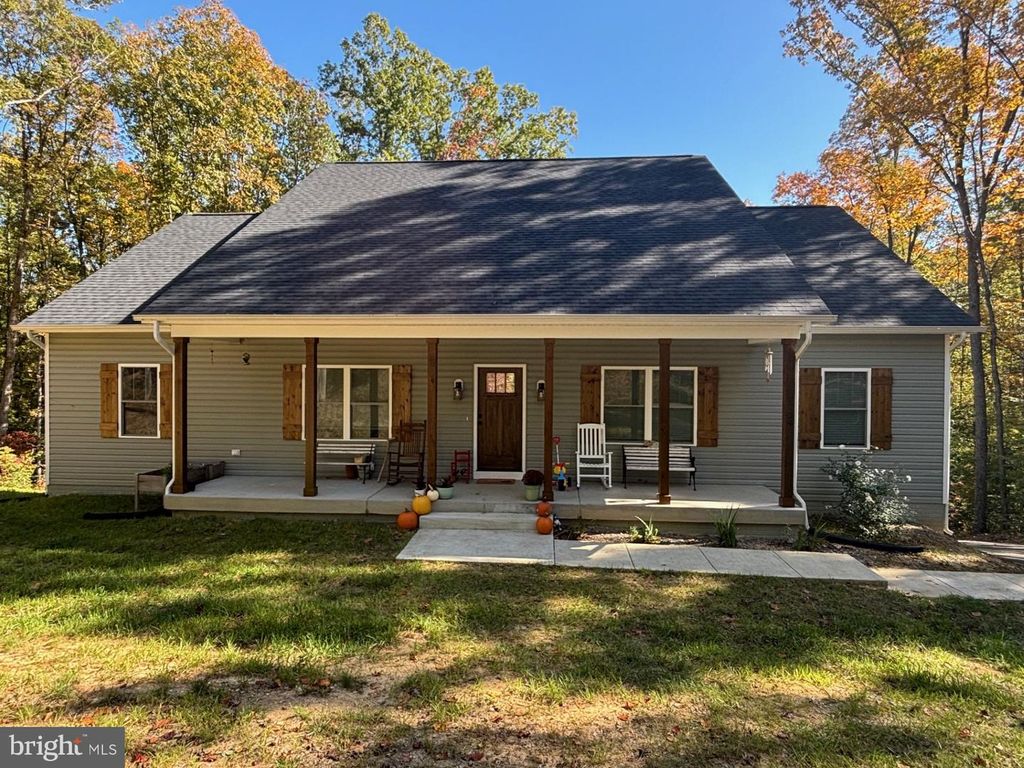 2724 PATRIOT LN, Fredericksburg, VA 22408