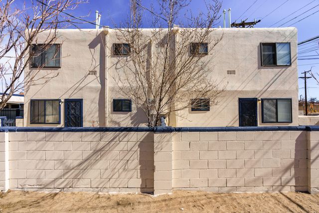 1005 Carlisle Boulevard SE, Albuquerque, NM 87106
