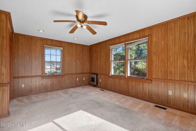 1911 Lenoir Drive E, Wilson, NC 27893