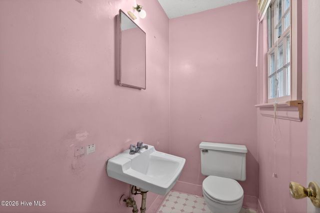 1911 Lenoir Drive E, Wilson, NC 27893