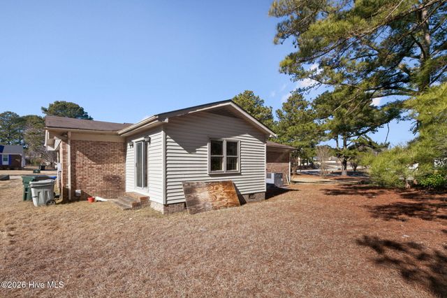 1911 Lenoir Drive E, Wilson, NC 27893