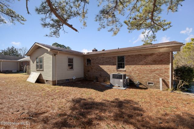 1911 Lenoir Drive E, Wilson, NC 27893