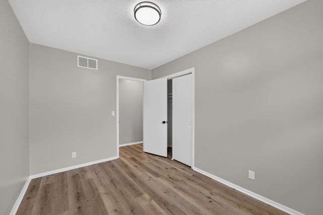 3321 S Kessler Ave, Wichita, KS 67217
