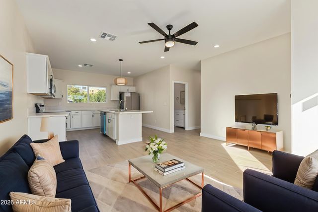 9425 N 9TH Avenue, Phoenix, AZ 85021