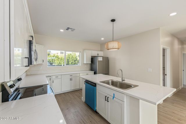 9425 N 9TH Avenue, Phoenix, AZ 85021