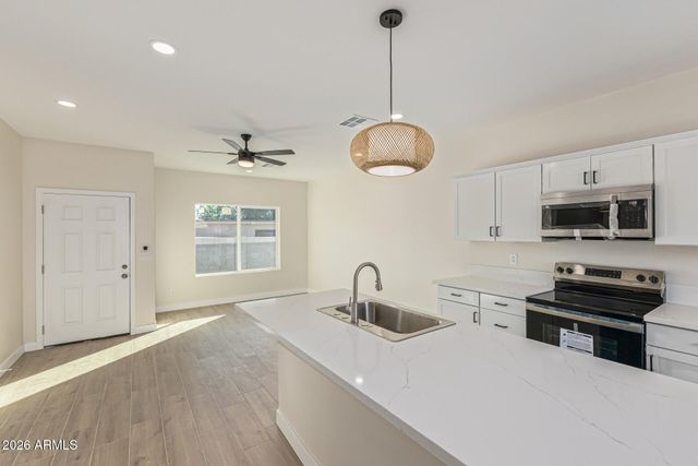 9425 N 9TH Avenue, Phoenix, AZ 85021