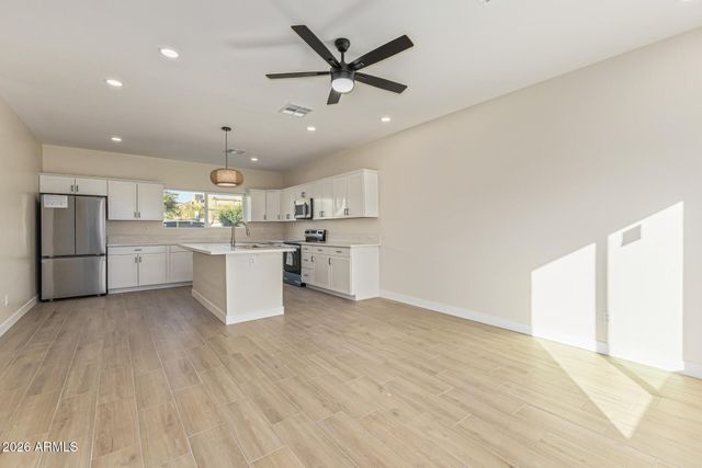 9425 N 9TH Avenue, Phoenix, AZ 85021