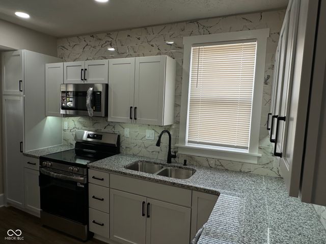 4715 E New York, Indianapolis, IN 46201