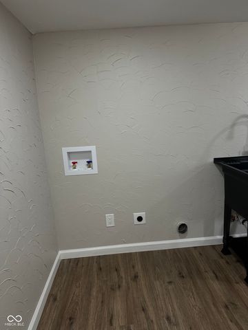 4715 E New York, Indianapolis, IN 46201