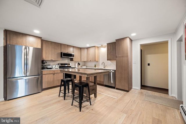 426 S WALNUT ST, Kennett Square, PA 19348