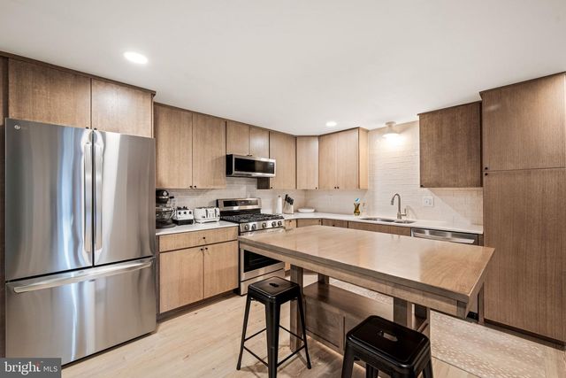 426 S WALNUT ST, Kennett Square, PA 19348