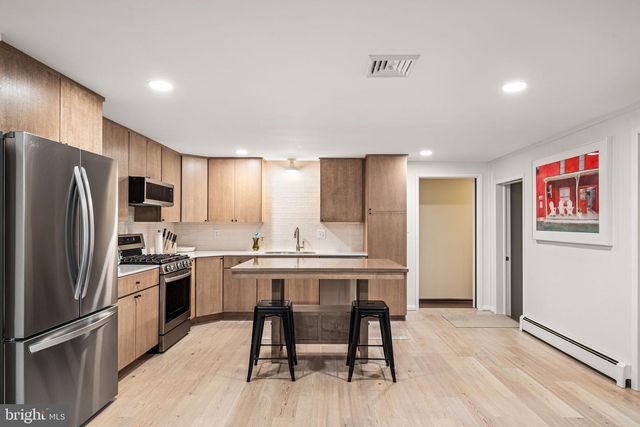 426 S WALNUT ST, Kennett Square, PA 19348