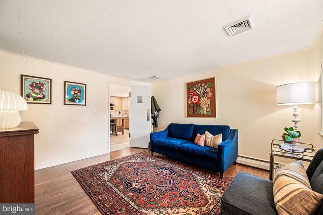 426 S WALNUT ST, Kennett Square, PA 19348