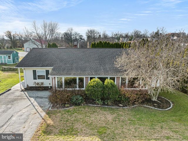 426 S WALNUT ST, Kennett Square, PA 19348