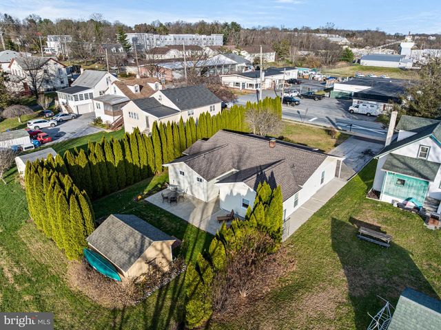 426 S WALNUT ST, Kennett Square, PA 19348