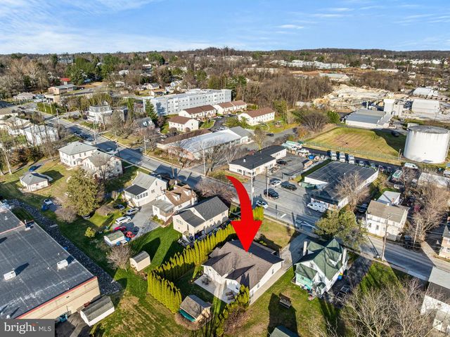 426 S WALNUT ST, Kennett Square, PA 19348