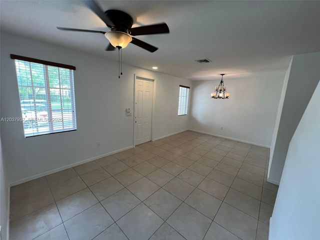 27568 SW 143rd Ave 27568, Homestead, FL 33032