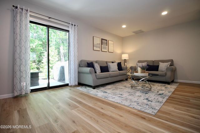 111 Azalea Circle, Jackson, NJ 08527