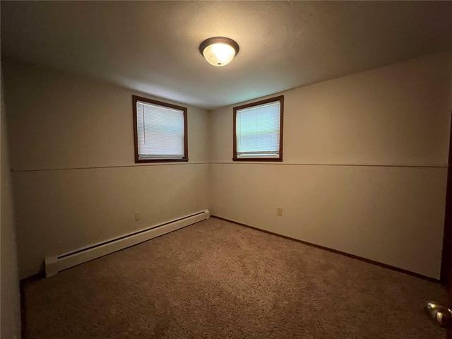 50 W Broadway, Central City, IA 52214