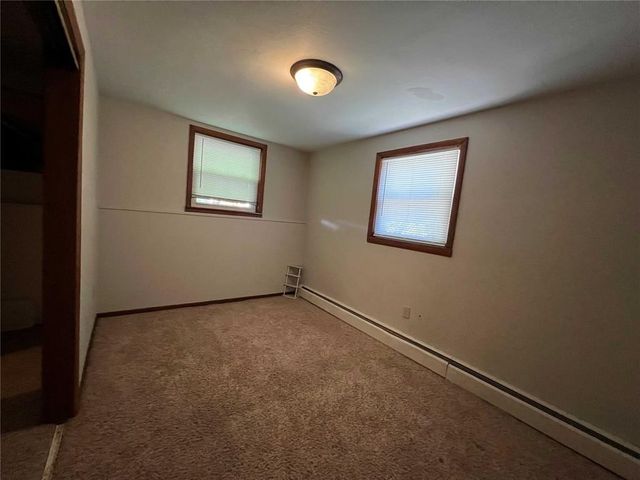 50 W Broadway, Central City, IA 52214