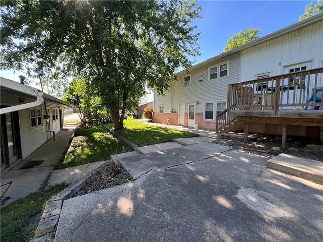 50 W Broadway, Central City, IA 52214