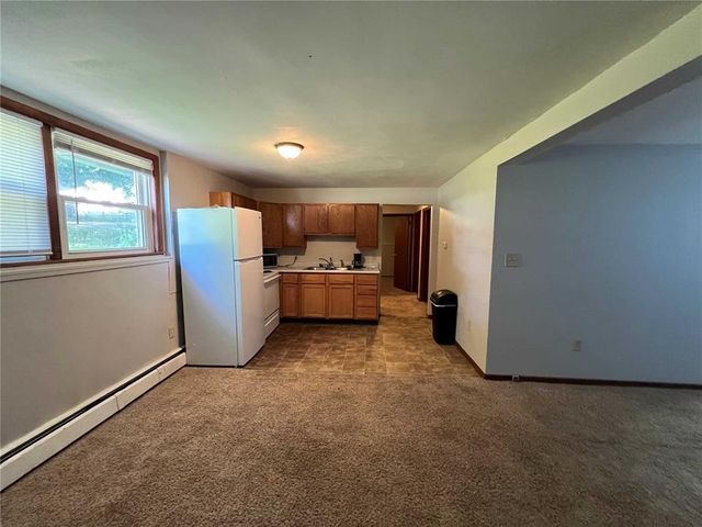 50 W Broadway, Central City, IA 52214