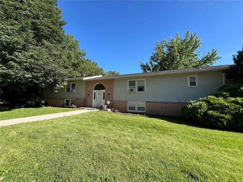 50 W Broadway, Central City, IA 52214