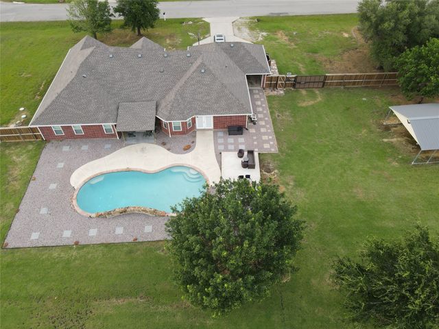 864 Fairview Drive, Krugerville, TX 76227