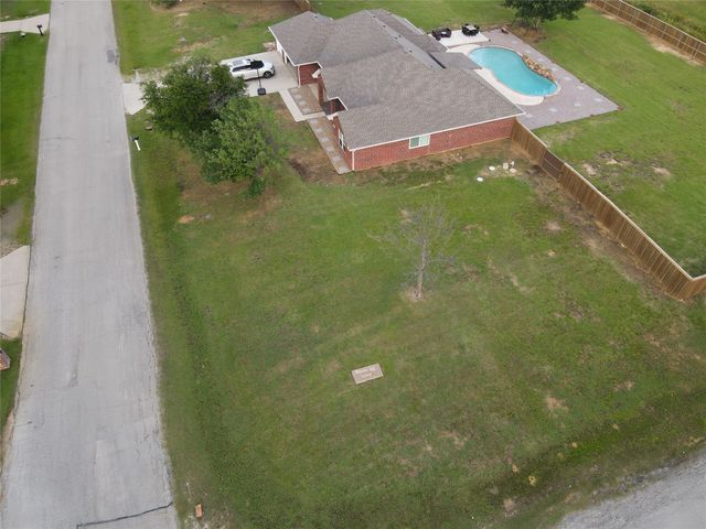 864 Fairview Drive, Krugerville, TX 76227