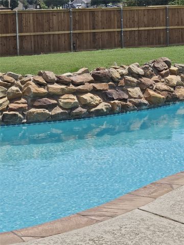 864 Fairview Drive, Krugerville, TX 76227