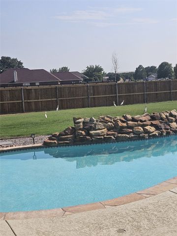 864 Fairview Drive, Krugerville, TX 76227