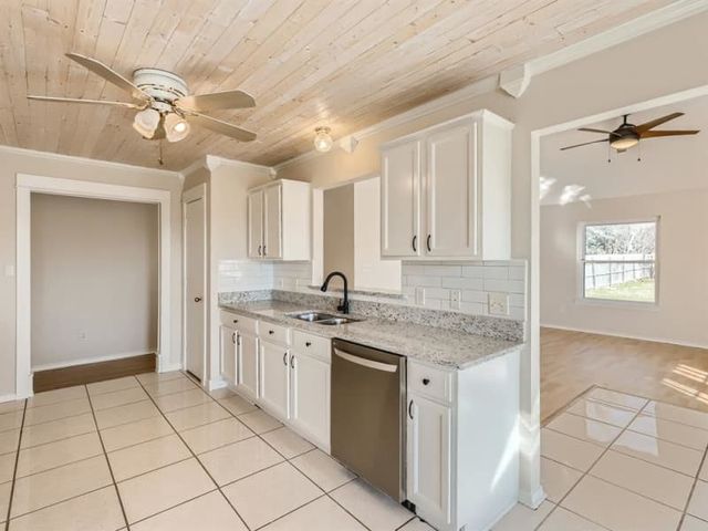 864 Fairview Drive, Krugerville, TX 76227