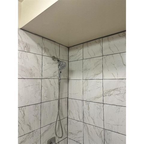 19208 Pine Drive 204, Country Club Hills, IL 60478