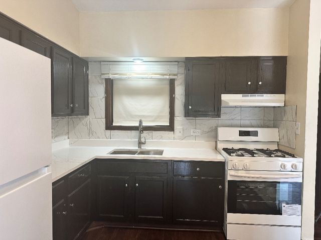 19208 Pine Drive 204, Country Club Hills, IL 60478