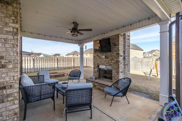 306 Harley Farms Drive, Bonaire, GA 31005