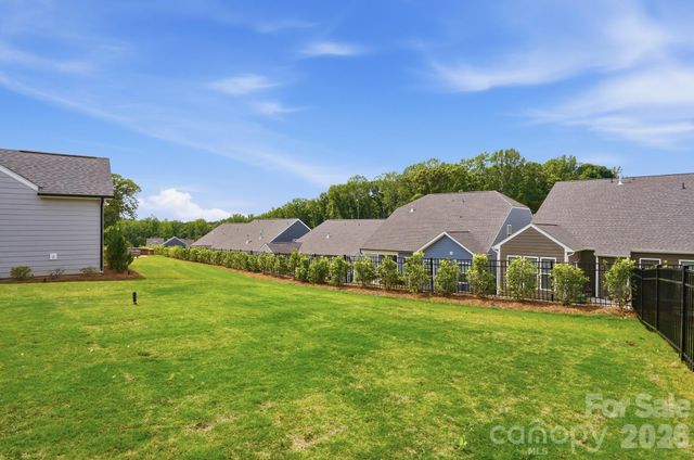122 S Dunlavin Way, Mooresville, NC 28115