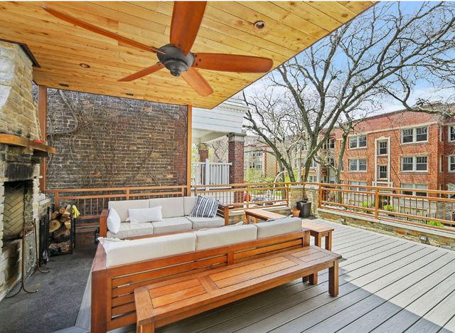 1067 W Balmoral Avenue 2, Chicago, IL 60640