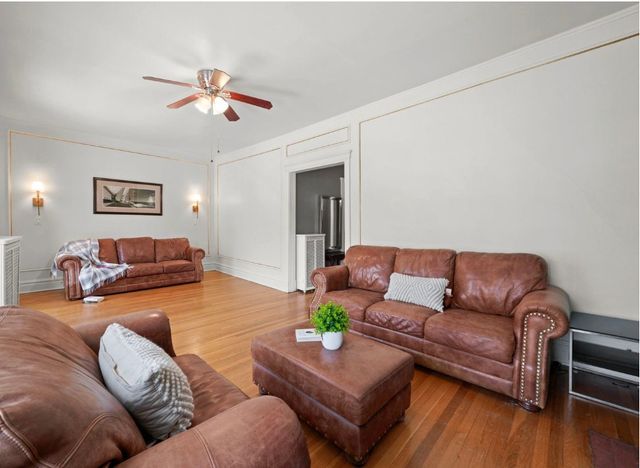 1067 W Balmoral Avenue 2, Chicago, IL 60640