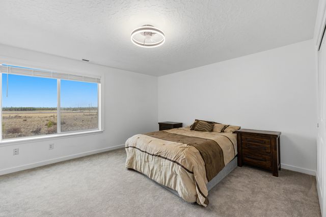 51281 Riley Lane, La Pine, OR 97739