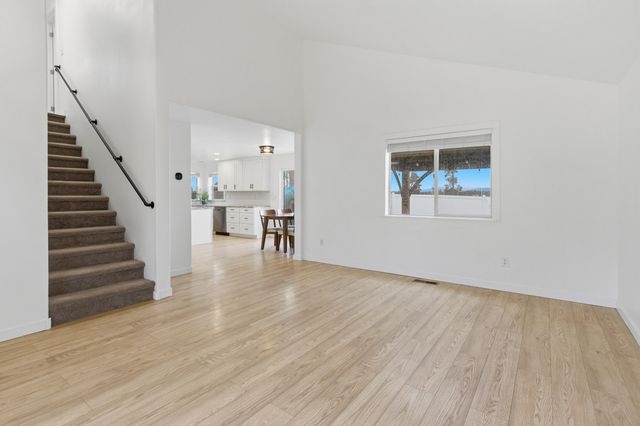 51281 Riley Lane, La Pine, OR 97739