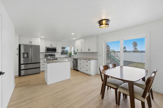 51281 Riley Lane, La Pine, OR 97739