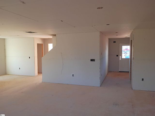 103 Spring Knoll Way, Fountain Inn, SC 29644