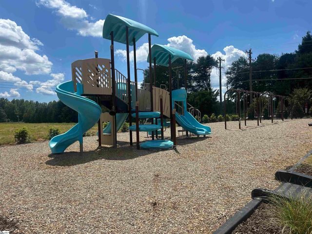 103 Spring Knoll Way, Fountain Inn, SC 29644