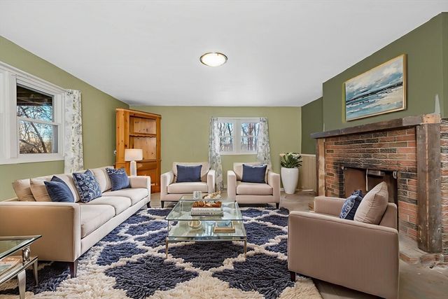 9 John Gilbert Rd, West Brookfield, MA 01585