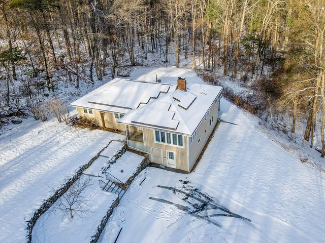 9 John Gilbert Rd, West Brookfield, MA 01585