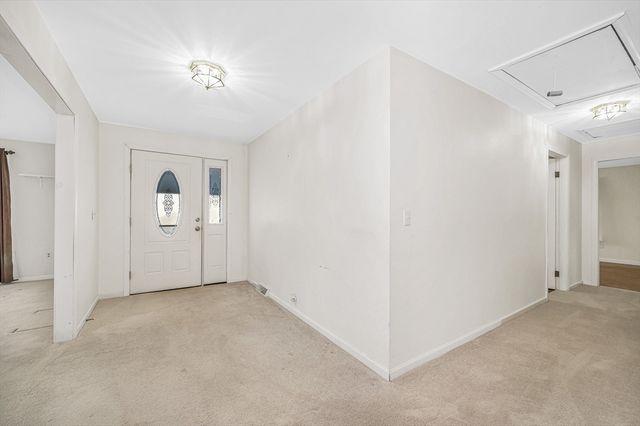 9 John Gilbert Rd, West Brookfield, MA 01585