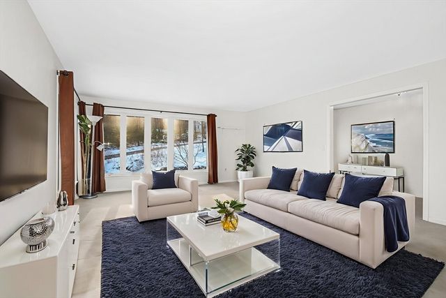 9 John Gilbert Rd, West Brookfield, MA 01585