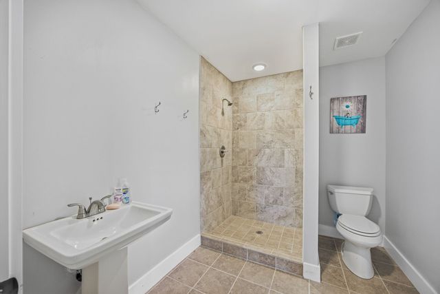 5975 Grasshopper Rd, Birchwood, TN 37308